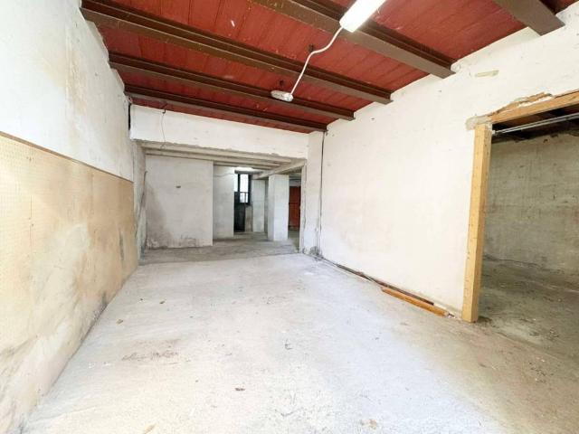 Locale Commerciale in affitto a Umbertide, Umbria
