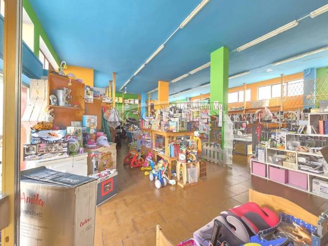 Locale Commerciale in affitto a Umbertide, Perugia