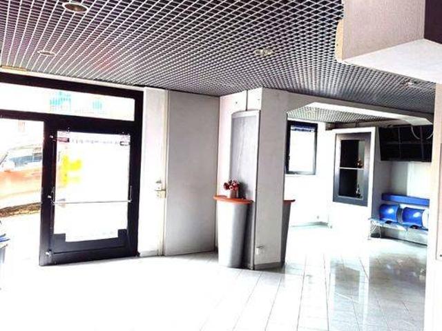 Locale Commerciale in affitto a Marche, Pesaro E Urbino