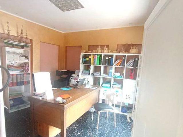 Locale Commerciale in affitto a Sant'Ermete, Vado Ligure