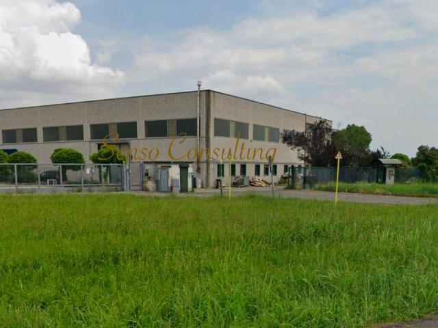 Locale Commerciale in affitto a Vailate, Lombardia