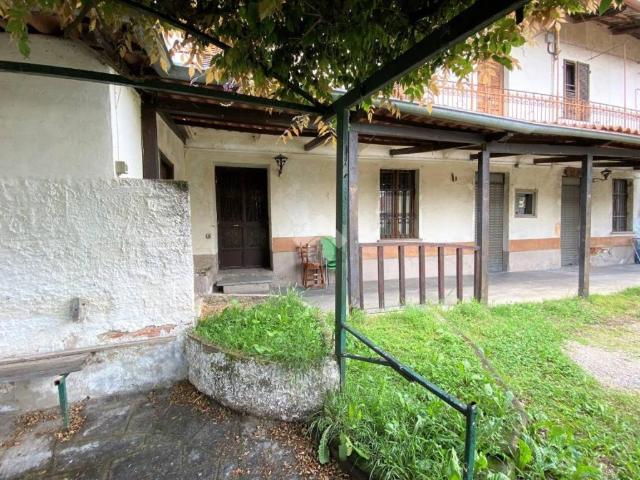Locale Commerciale in affitto a Unione Montana di Comuni delle Valli di Lanzo, Ceronda e Casternone, Piemonte