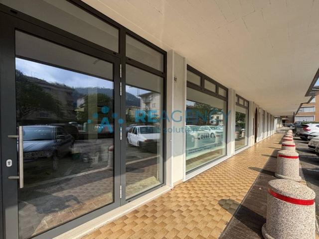 Locale Commerciale in affitto a Valdagno, Veneto