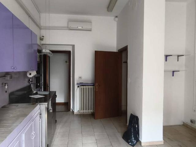 Locale Commerciale in affitto a Piemonte, Alessandria