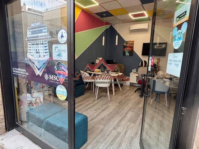 Locale Commerciale in affitto a Valenzano San Lorenzo, Puglia