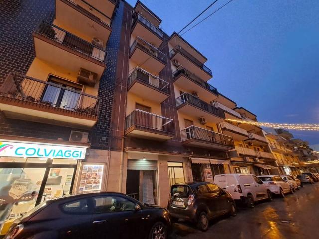 Locale Commerciale in affitto a Valenzano San Lorenzo, Puglia