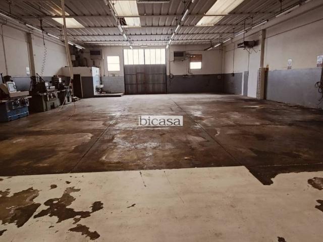 Locale Commerciale in affitto a Vallefoglia, Marche