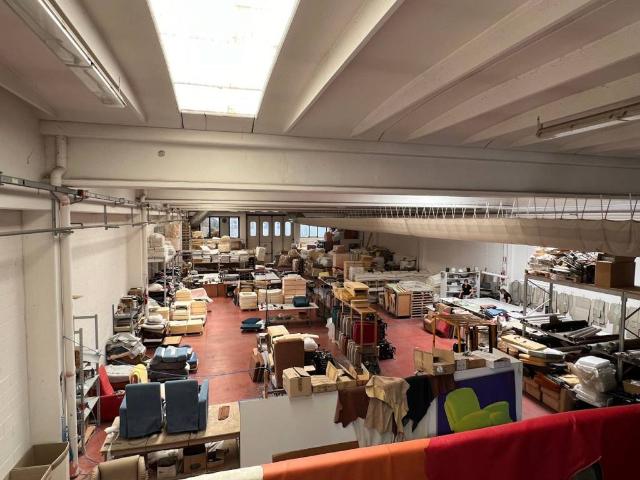 Locale Commerciale in affitto a Vallefoglia, Marche