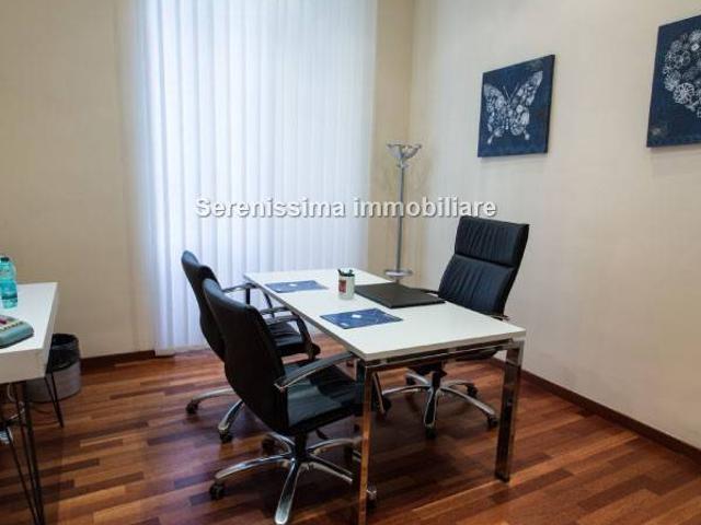 Locale Commerciale in affitto a Vallefoglia, Marche