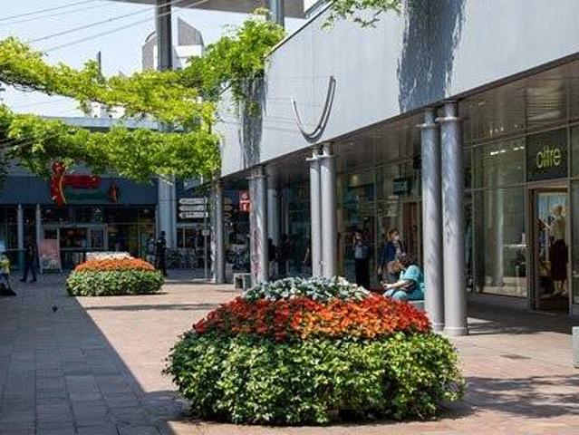 Locale Commerciale in affitto a Vallefoglia, Marche