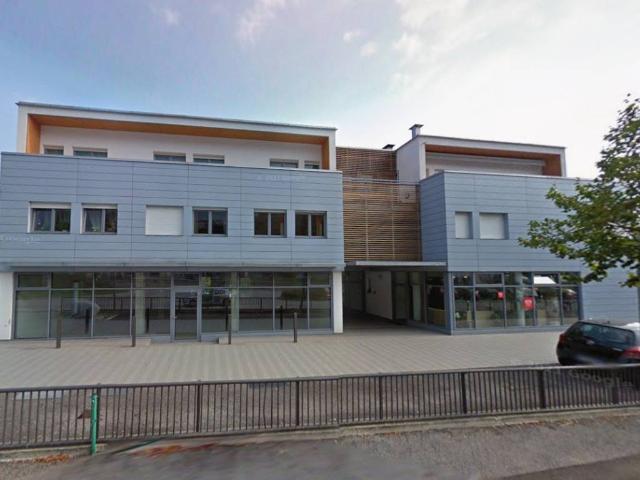 Locale Commerciale in affitto a Comunità della Valle dei Laghi, Vezzano