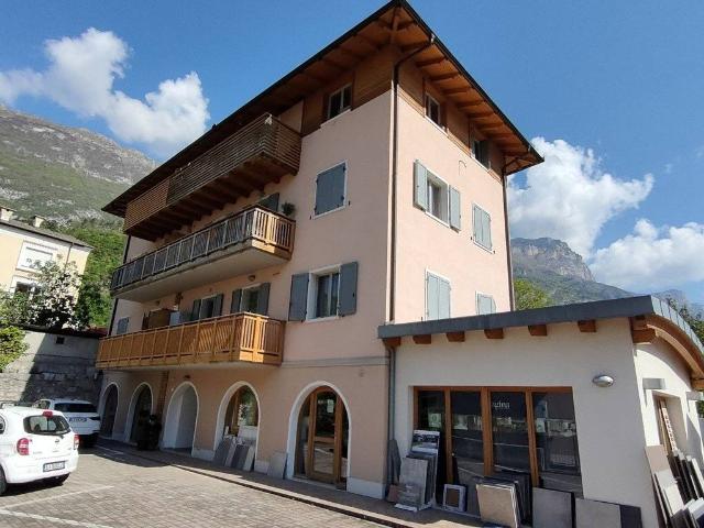 Locale Commerciale in affitto a Comunità della Valle dei Laghi, Vezzano