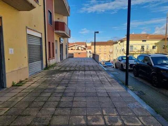 Locale Commerciale in affitto a Vallo Della Lucania, Campania
