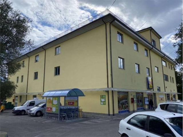Locale Commerciale in affitto a Vallo Della Lucania, Campania
