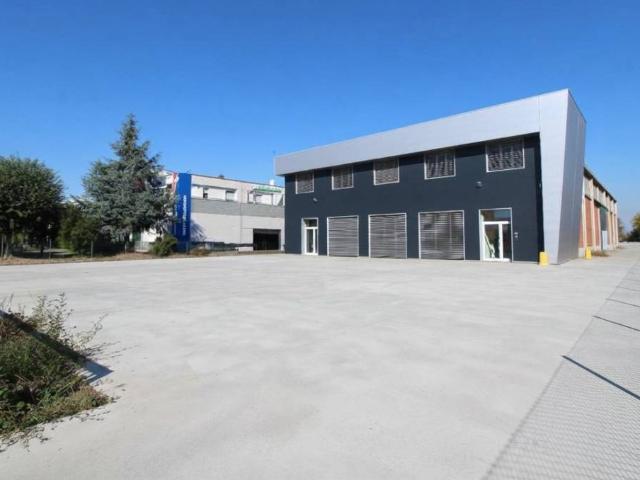Locale Commerciale in affitto a Muffa, Valsamoggia
