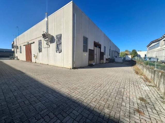 Locale Commerciale in affitto a Unione dei comuni Valli del Reno, Lavino e Samoggia, Reggio Emilia