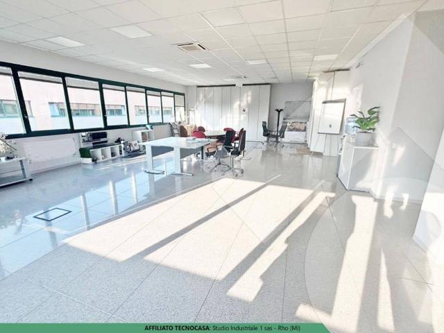 Locale Commerciale in affitto a Vanzago, Lombardia