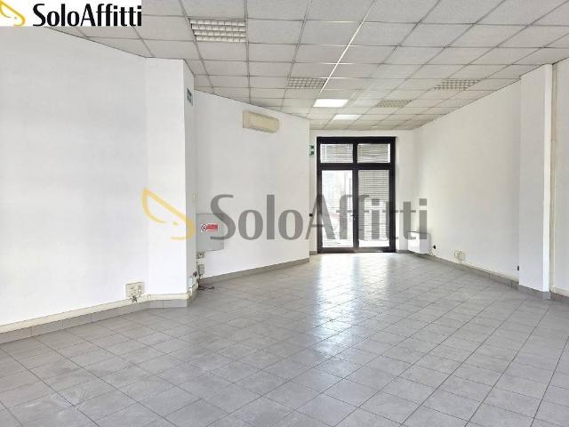 Locale Commerciale in affitto a Varedo, Lombardia