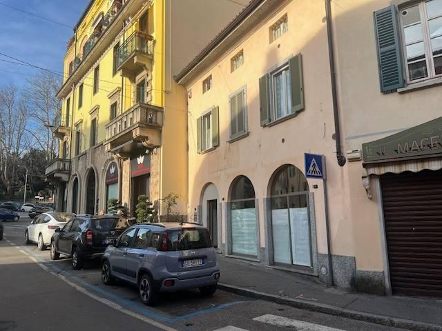 Locale Commerciale in affitto a Biumo Superiore, Varese
