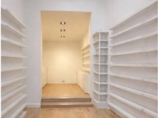 Locale Commerciale in affitto a Biumo Superiore, Varese