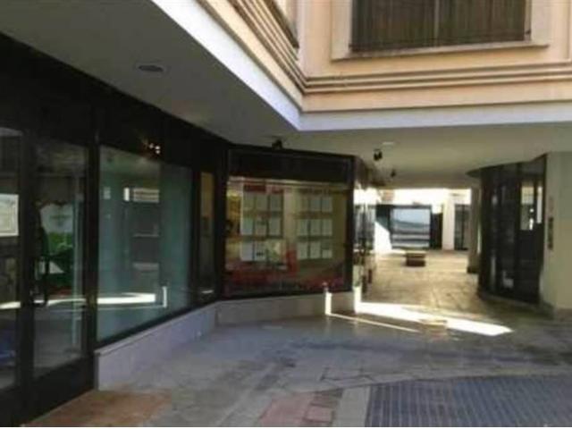 Locale Commerciale in affitto a Biumo Superiore, Varese