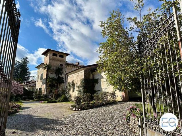 Locale Commerciale in affitto a Velate, Varese