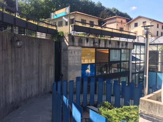 Locale Commerciale in affitto a Biumo Superiore, Varese