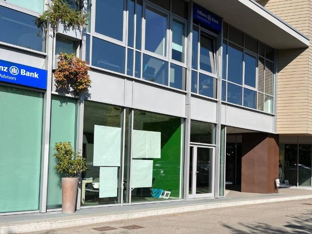 Locale Commerciale in affitto a Velate, Varese