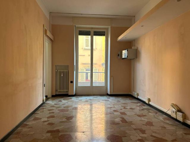 Locale Commerciale in affitto a Biumo Superiore, Varese