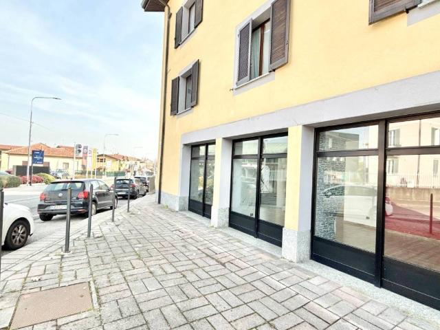 Locale Commerciale in affitto a Santa Maria Maddalena, Varese