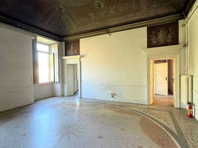 Locale Commerciale in affitto a Biumo Superiore, Varese