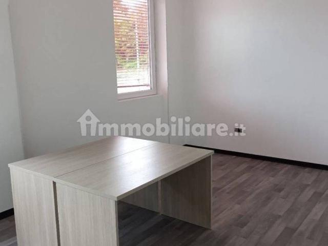 Locale Commerciale in affitto a Biumo Superiore, Varese