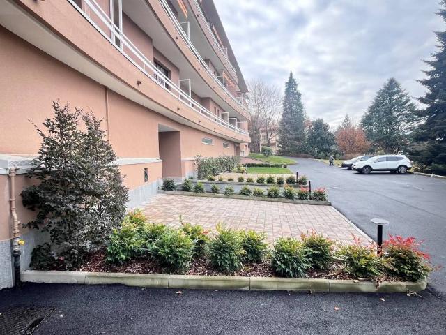 Locale Commerciale in affitto a Velate, Varese
