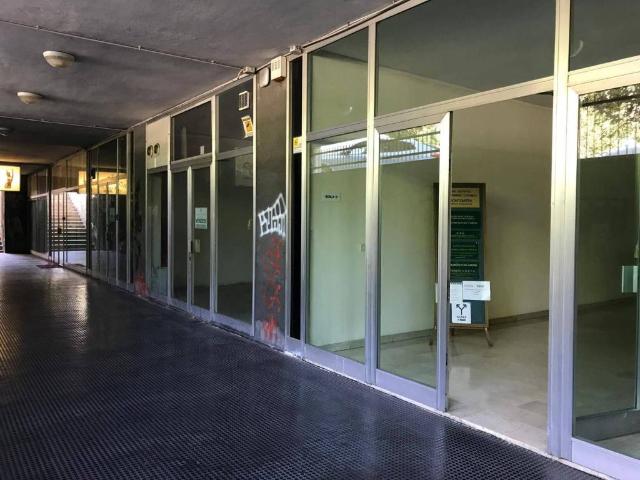 Locale Commerciale in affitto a Velate, Varese