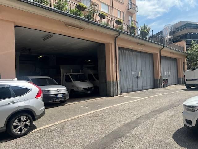 Locale Commerciale in affitto a Biumo Superiore, Varese