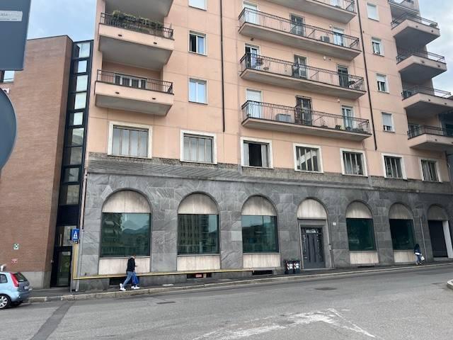 Locale Commerciale in affitto a Biumo Superiore, Varese