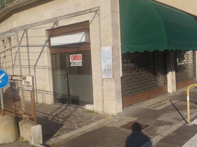 Locale Commerciale in affitto a Biumo Superiore, Varese