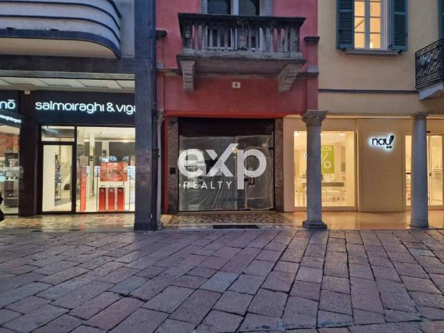 Locale Commerciale in affitto a Biumo Superiore, Varese