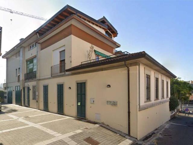 Locale Commerciale in affitto a Biumo Superiore, Varese