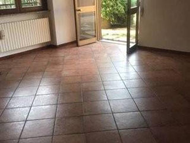 Locale Commerciale in affitto a Biumo Superiore, Varese