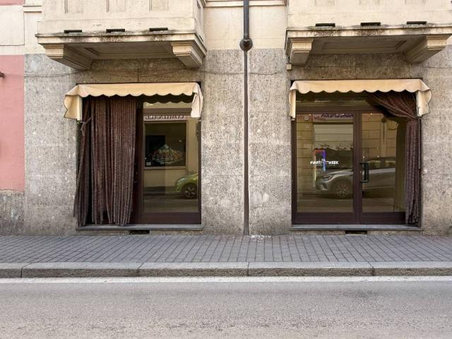 Locale Commerciale in affitto a Varzi, Lombardia