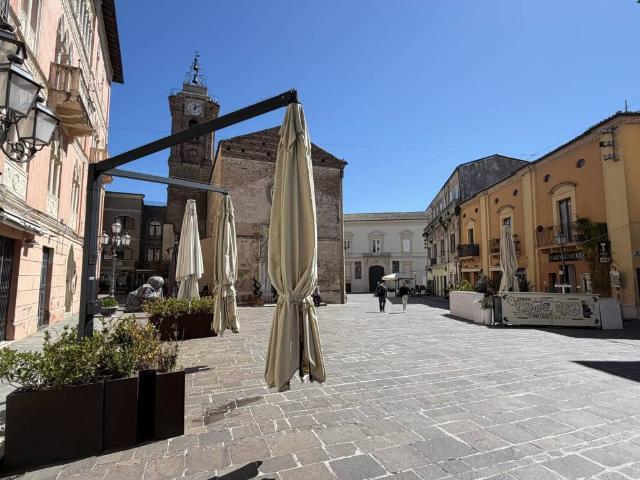 Locale Commerciale in affitto a Centro Storico, Vasto