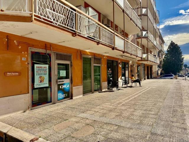 Locale Commerciale in affitto a Centro Storico, Vasto