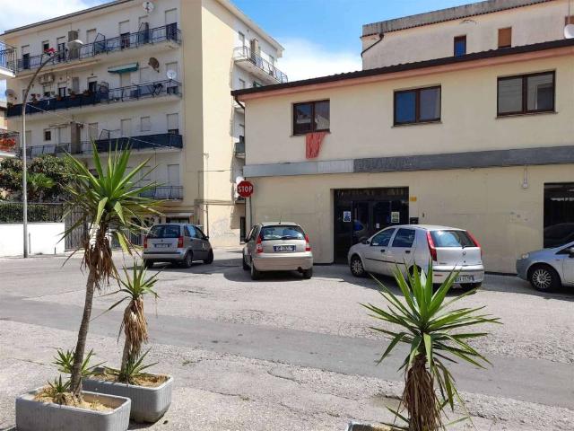 Locale Commerciale in affitto a Centro Storico, Vasto