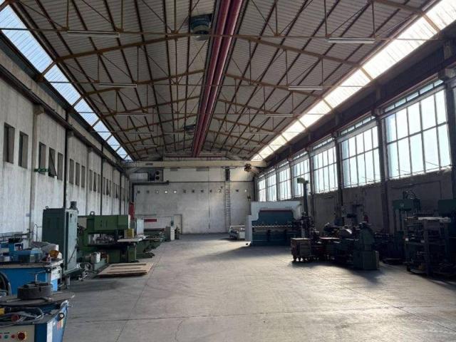 Locale Commerciale in affitto a Vazzola, Veneto