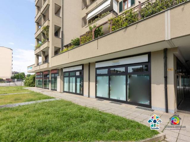Locale Commerciale in affitto a Vedano Al Lambro, Lombardia