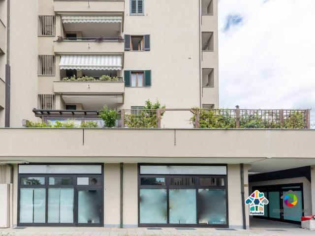 Locale Commerciale in affitto a Vedano Al Lambro, Lombardia
