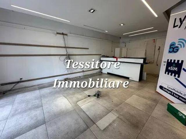 Locale Commerciale in affitto a Velletri, Roma Capitale