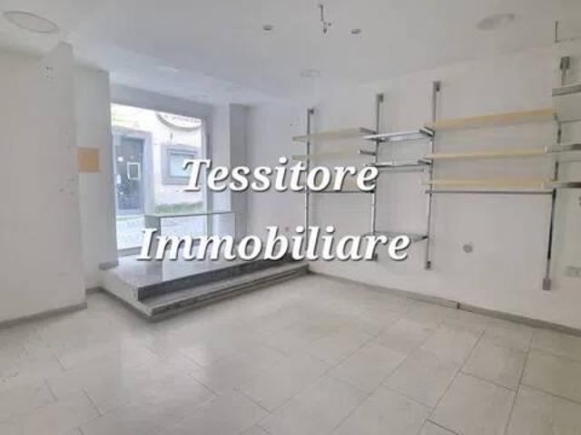 Locale Commerciale in affitto a Velletri, Roma Capitale