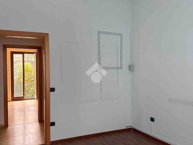 Locale Commerciale in affitto a Venafro, Molise